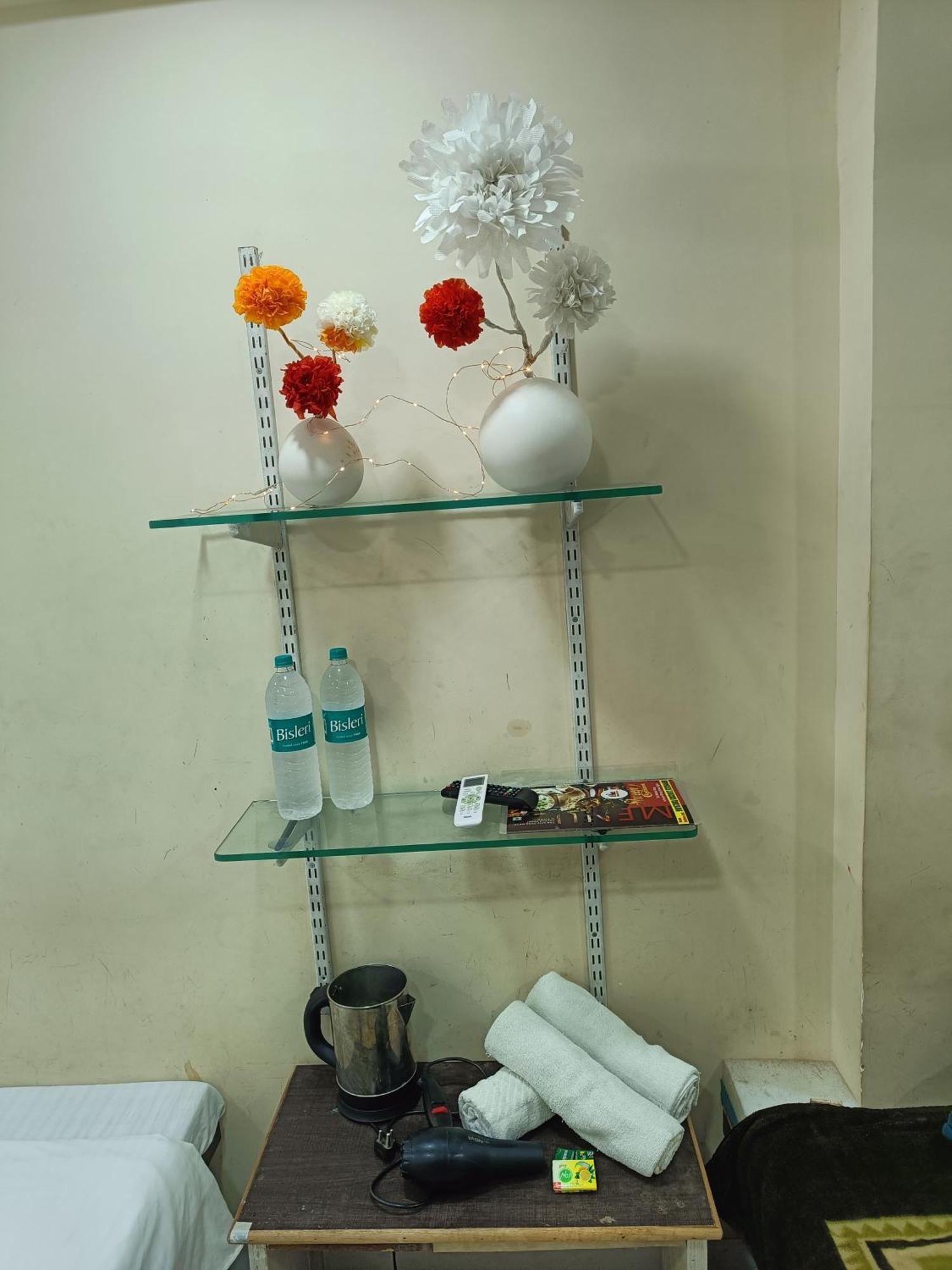 Hotel S Tower Ujjain Esterno foto
