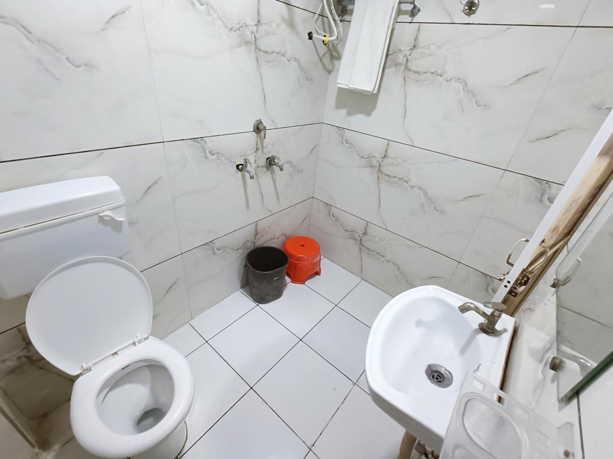 Hotel S Tower Ujjain Esterno foto