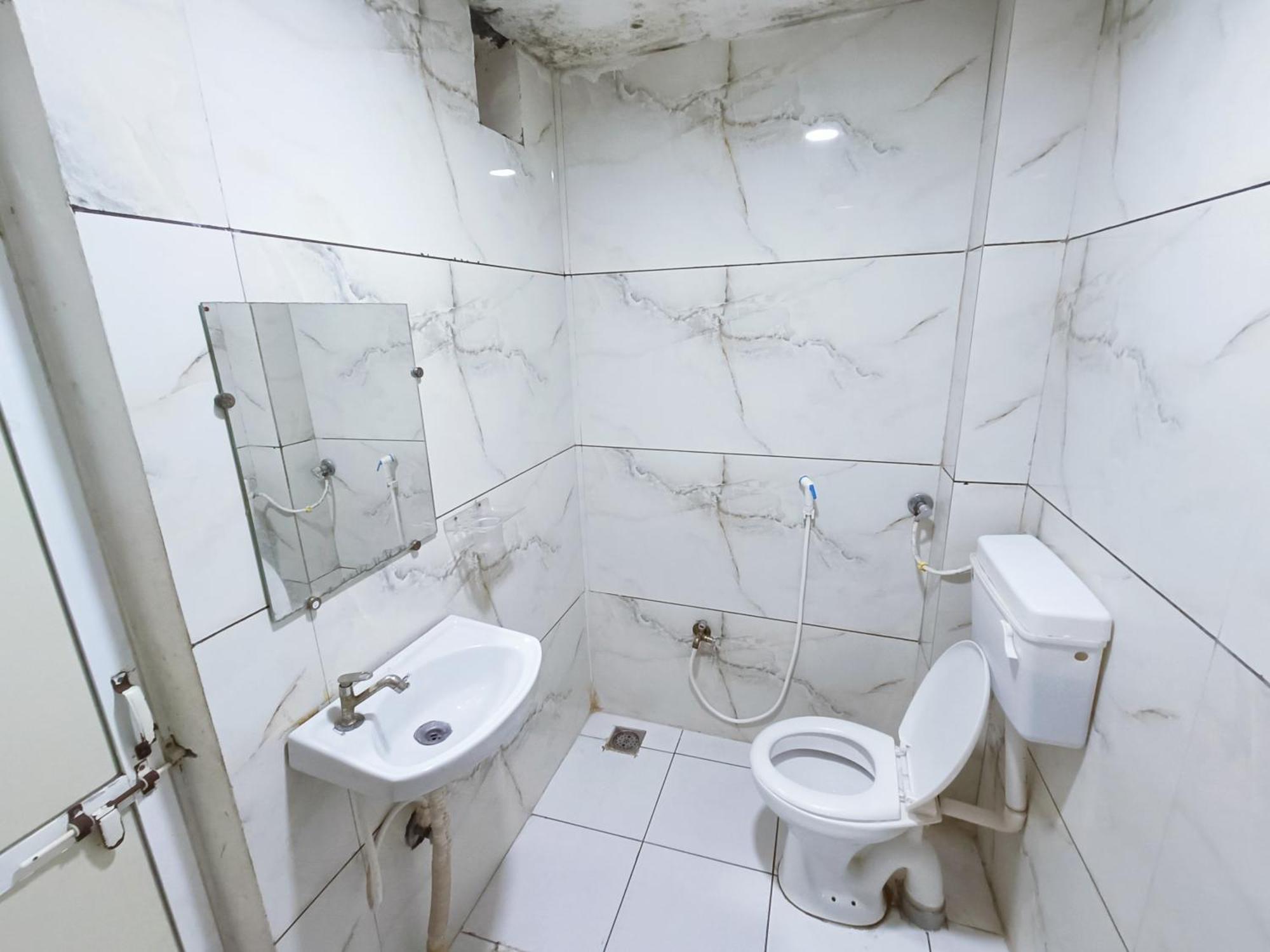Hotel S Tower Ujjain Esterno foto